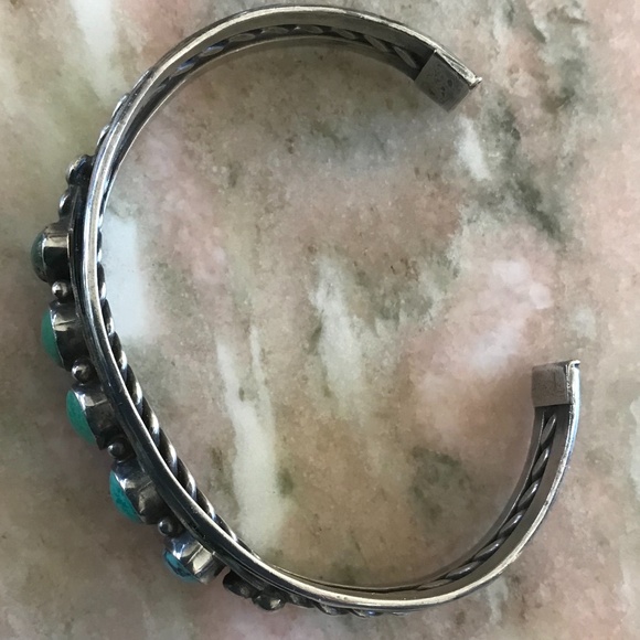 Vintage turquoise silver cuff bracelet - Picture 8 of 9